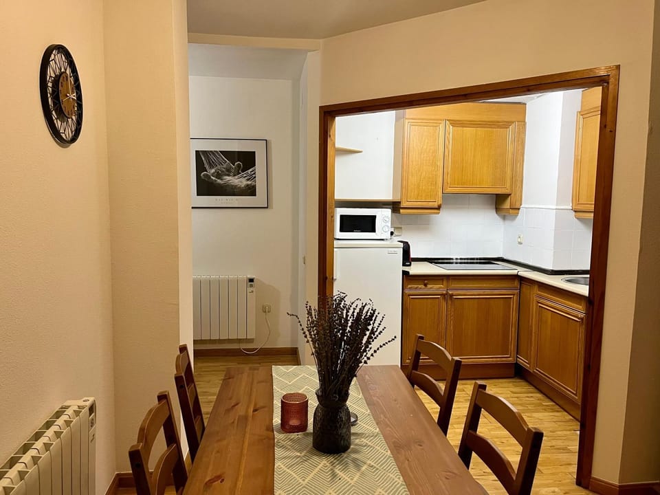 Property building, Kitchen or kitchenette, Living room