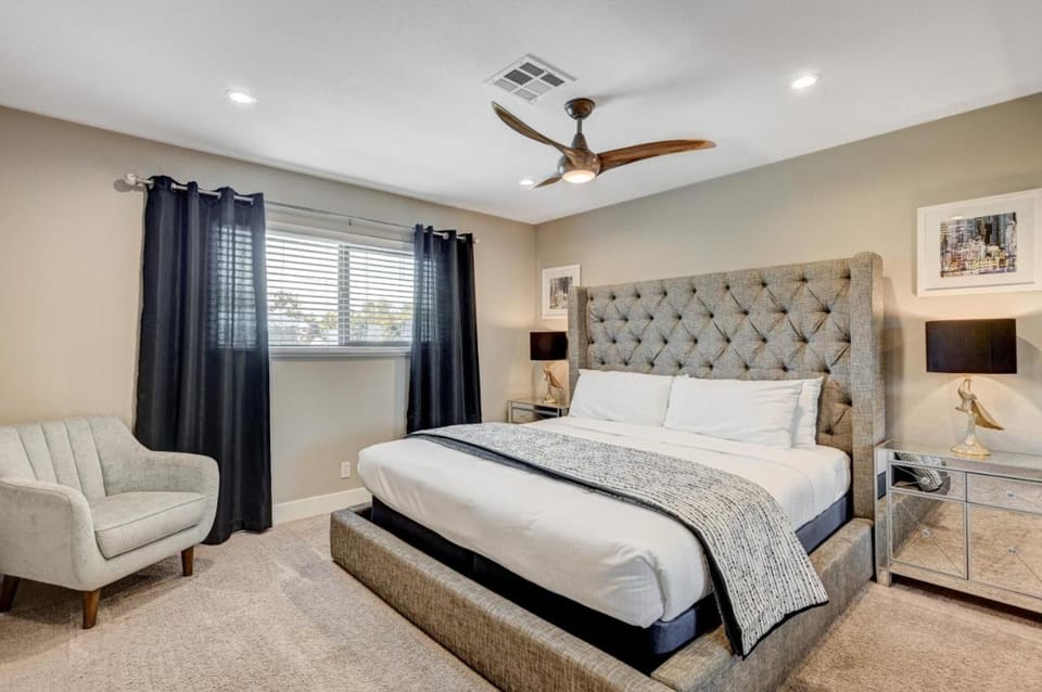 NV3408- Close to the Strip, Pool, Putting Green, Spa House in Las Vegas