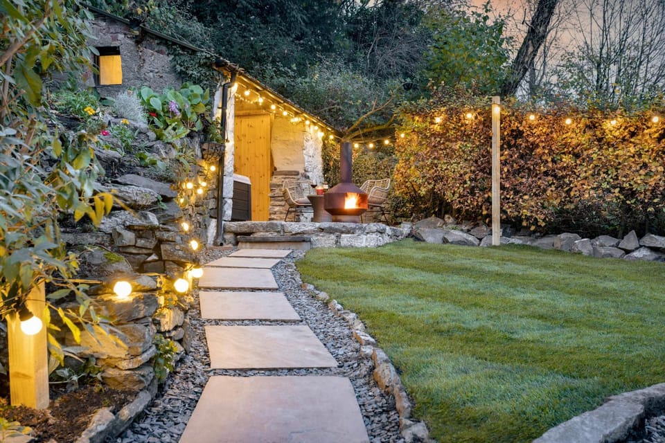 Garden, Hot Tub, Seating area