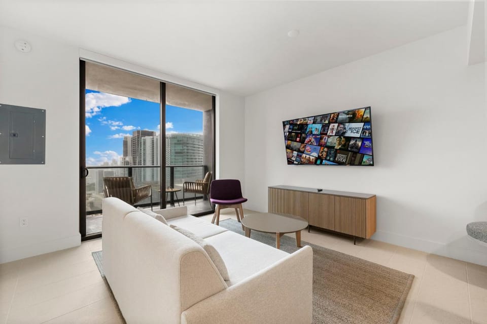 TV and multimedia, Living room, Seating area, air conditioner
