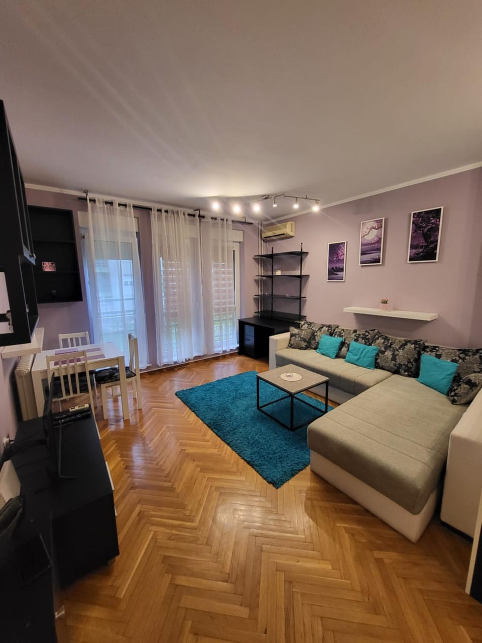 TV and multimedia, Living room, Seating area
