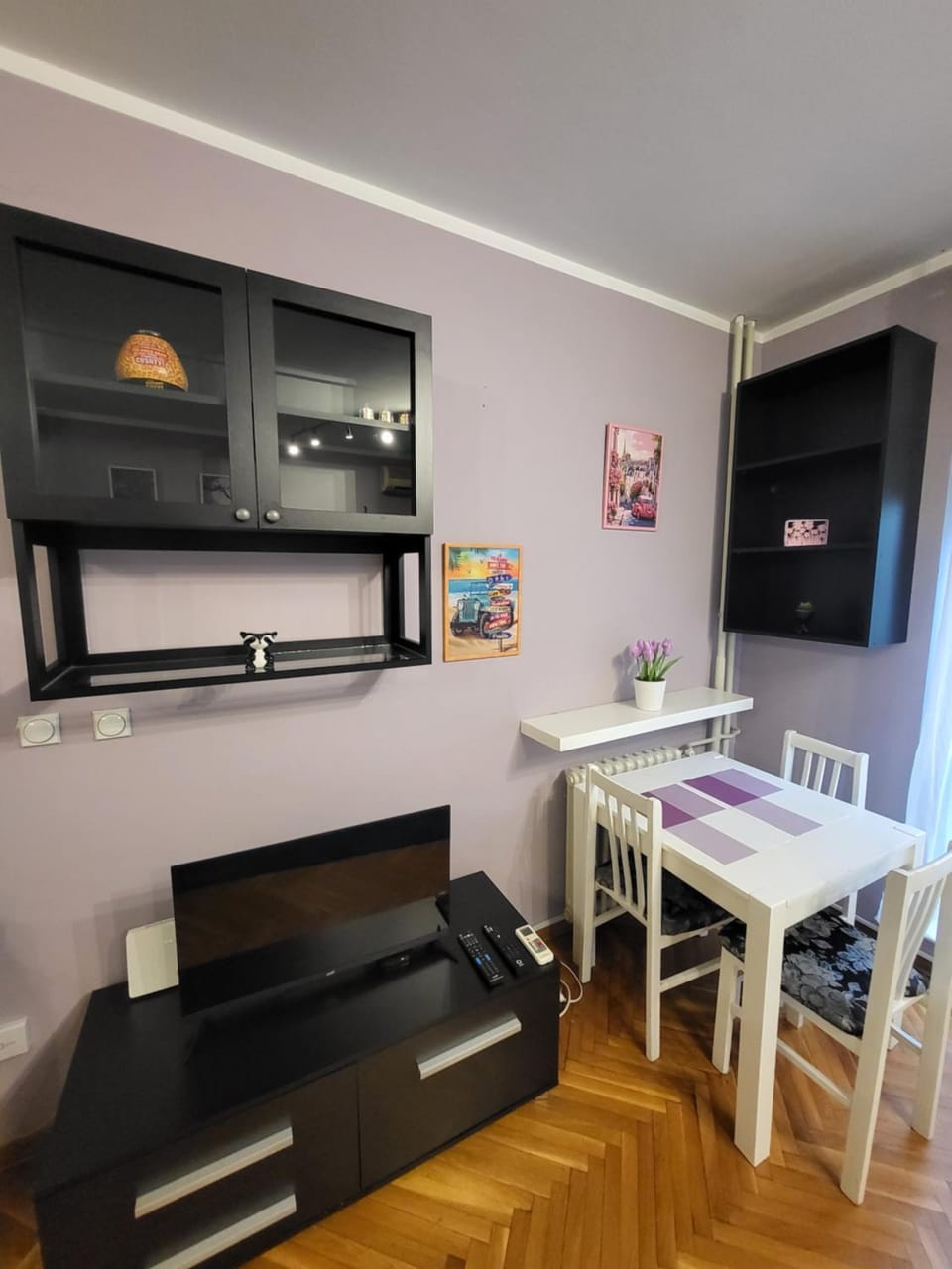 TV and multimedia, Living room, Seating area, Dining area