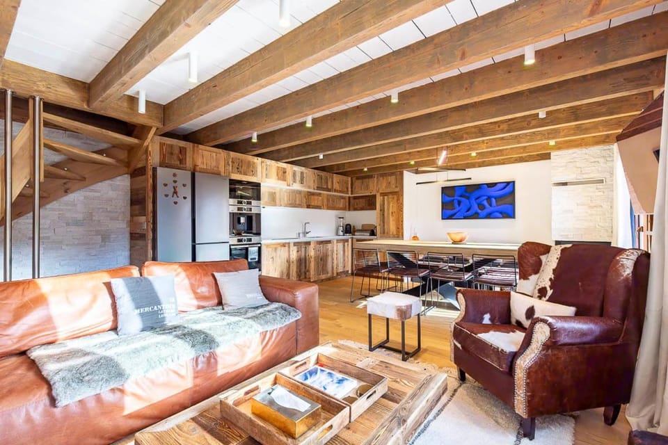 Communal lounge/ TV room, Kitchen or kitchenette, Living room