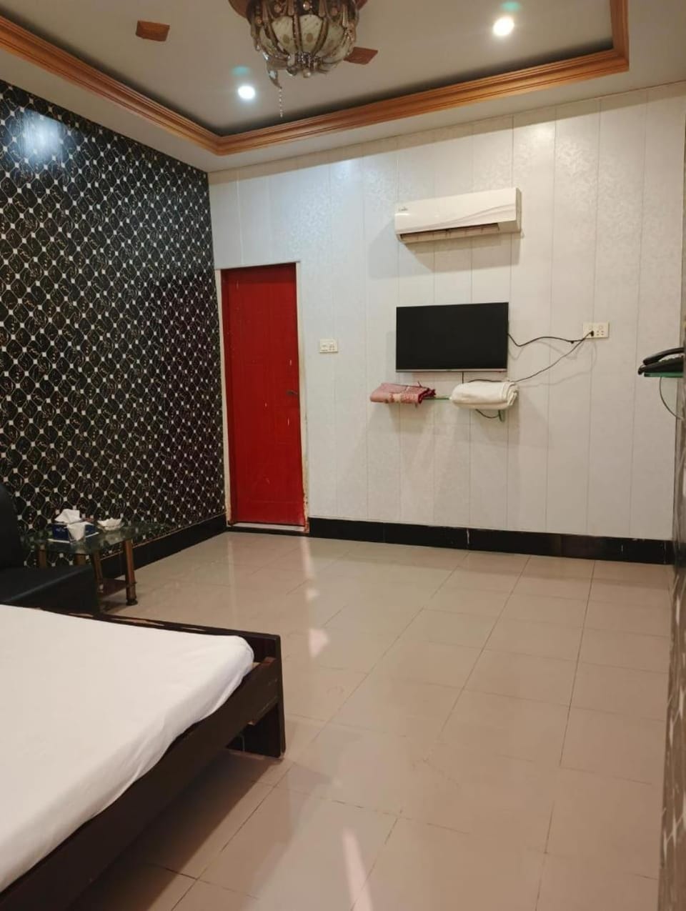 Bed, TV and multimedia, Photo of the whole room, Bedroom, air conditioner