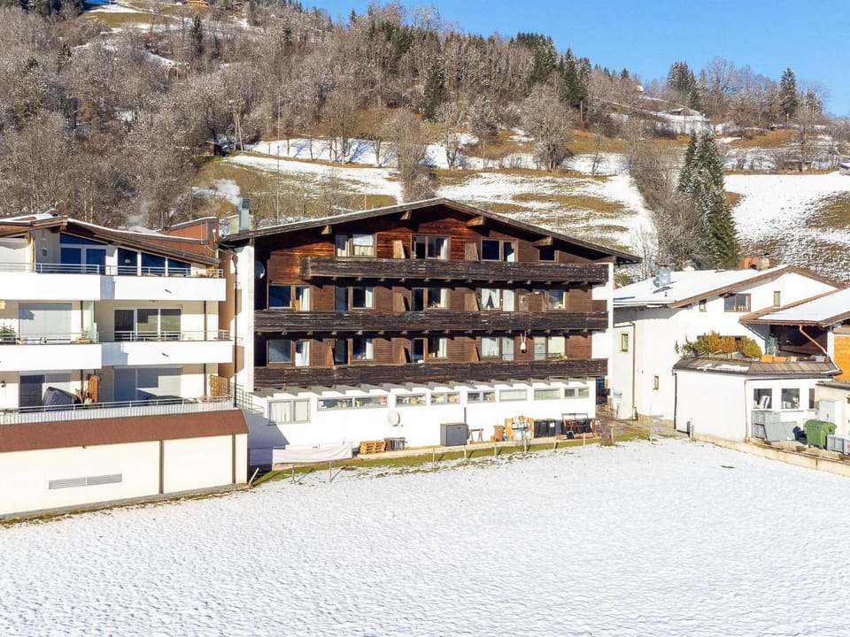 Property building, Winter