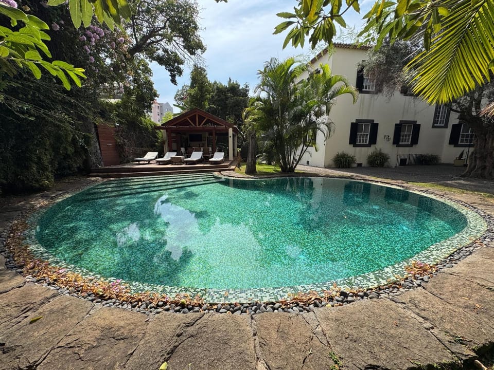 Property building, Garden view, Pool view, Swimming pool, sunbed