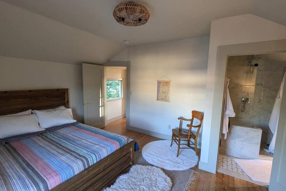 Viola's Farmhouse House in McMinnville