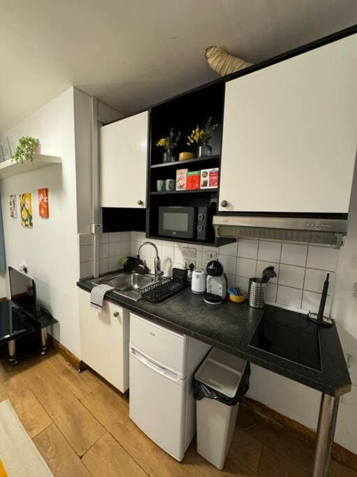 Central Earls Court Studio Flat Apartment in City of Westminster