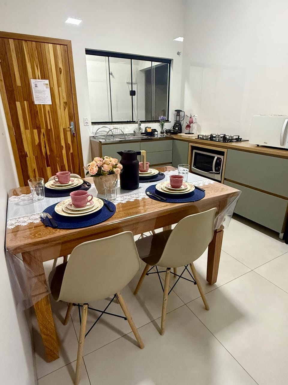 Kitchen or kitchenette, Dining area, oven, stove