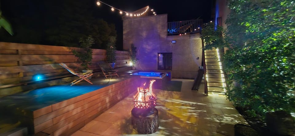 Patio, Night, Hot Tub, Spa and wellness centre/facilities, sunbed