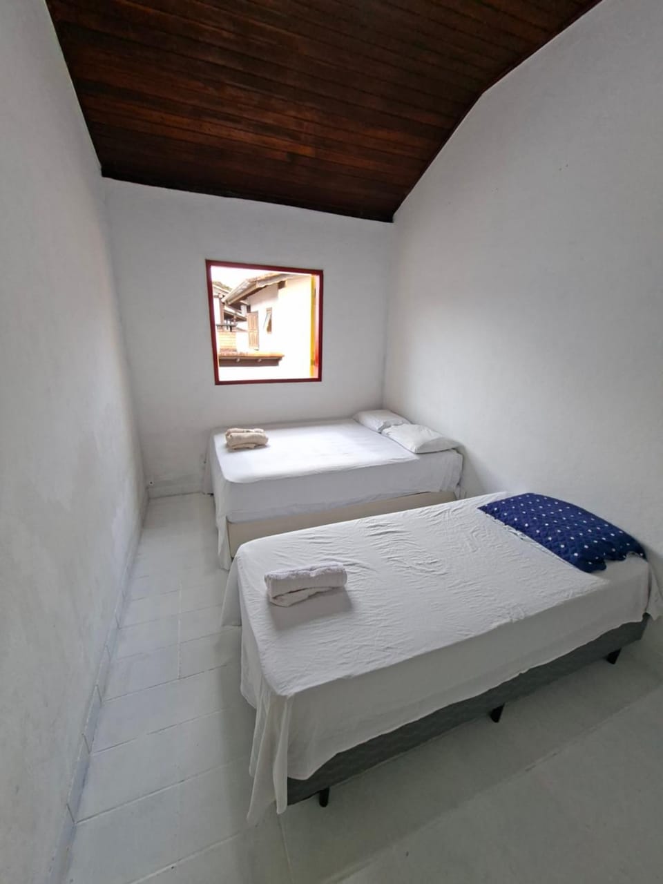 CASA DE HOSPEDAGEM FLORES PARATY AMBIENTE FAMILIAR 600M do CENTRO Bed and Breakfast in Paraty