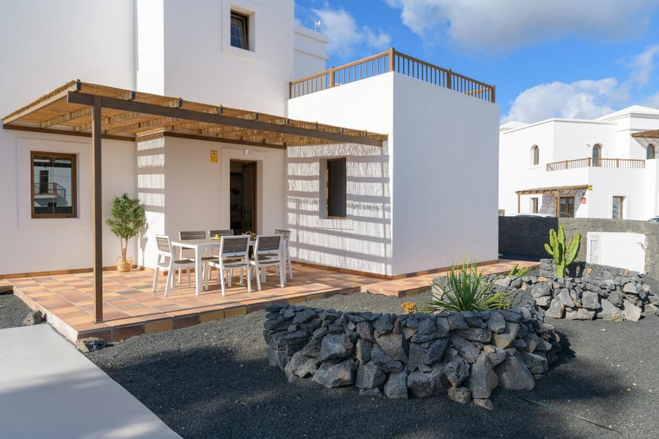 Ca Villa Esmeralda, Volcan y Lava House in Isla de Lanzarote