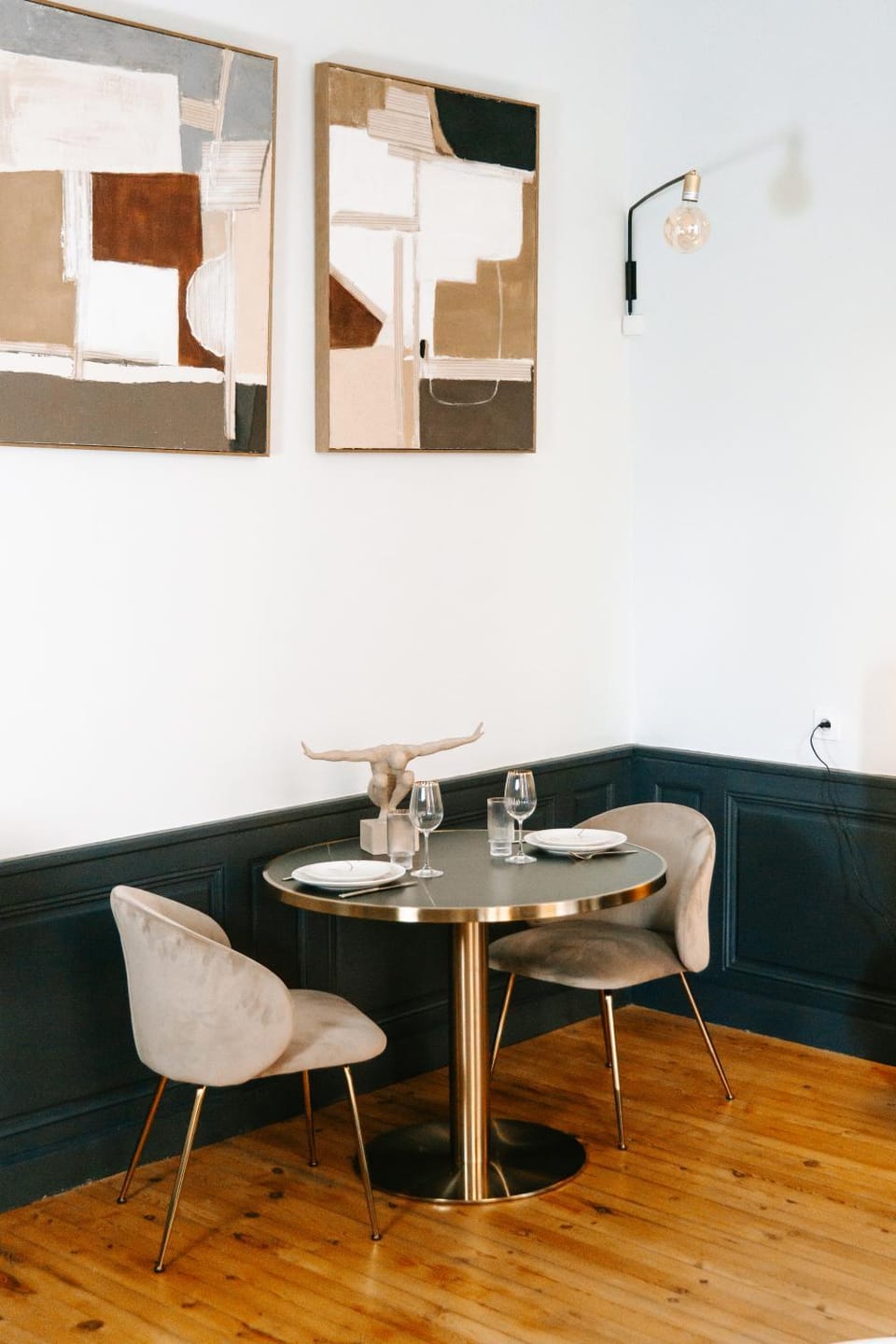 Seating area, Dining area
