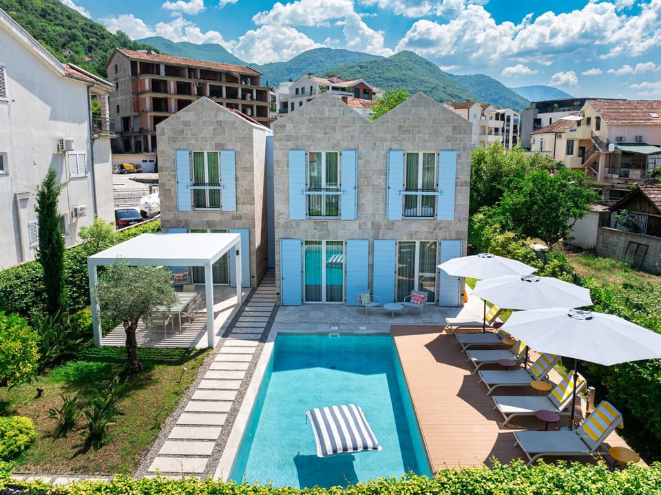 Property building, Swimming pool