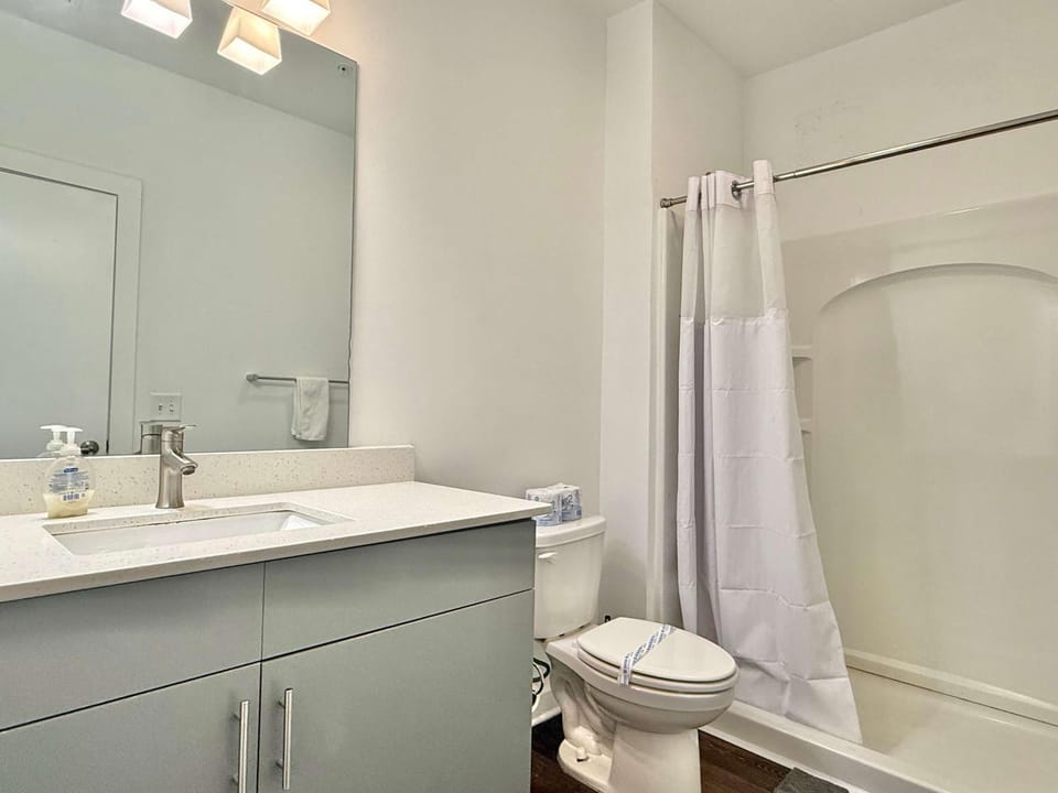 Luxury New 2B2B Private Balcony 542Blvd304 House in Atlanta