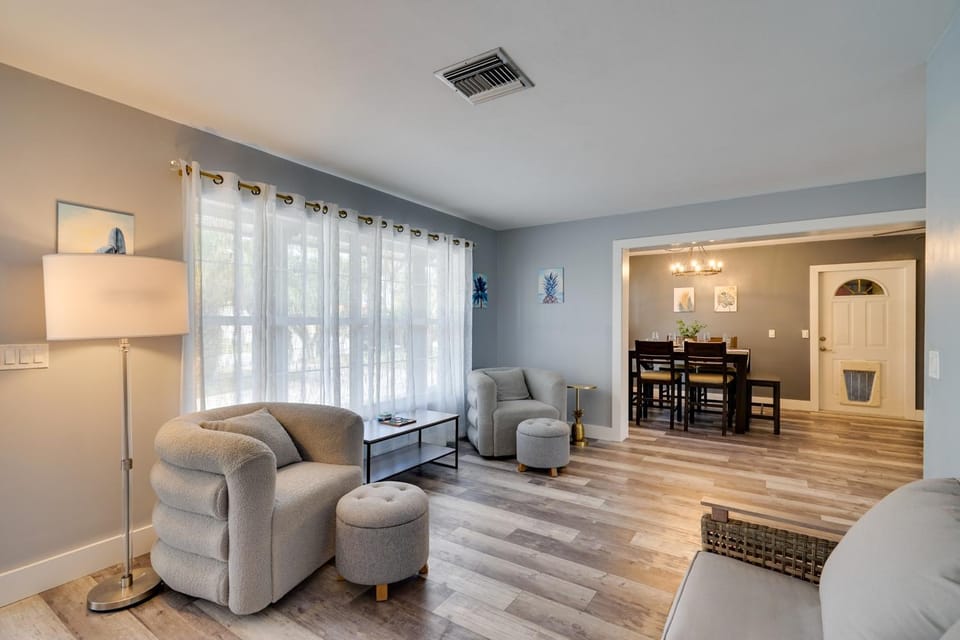 < 1 Mi to Four Freedoms Beach: Canal-Front Getaway House in Cape Coral