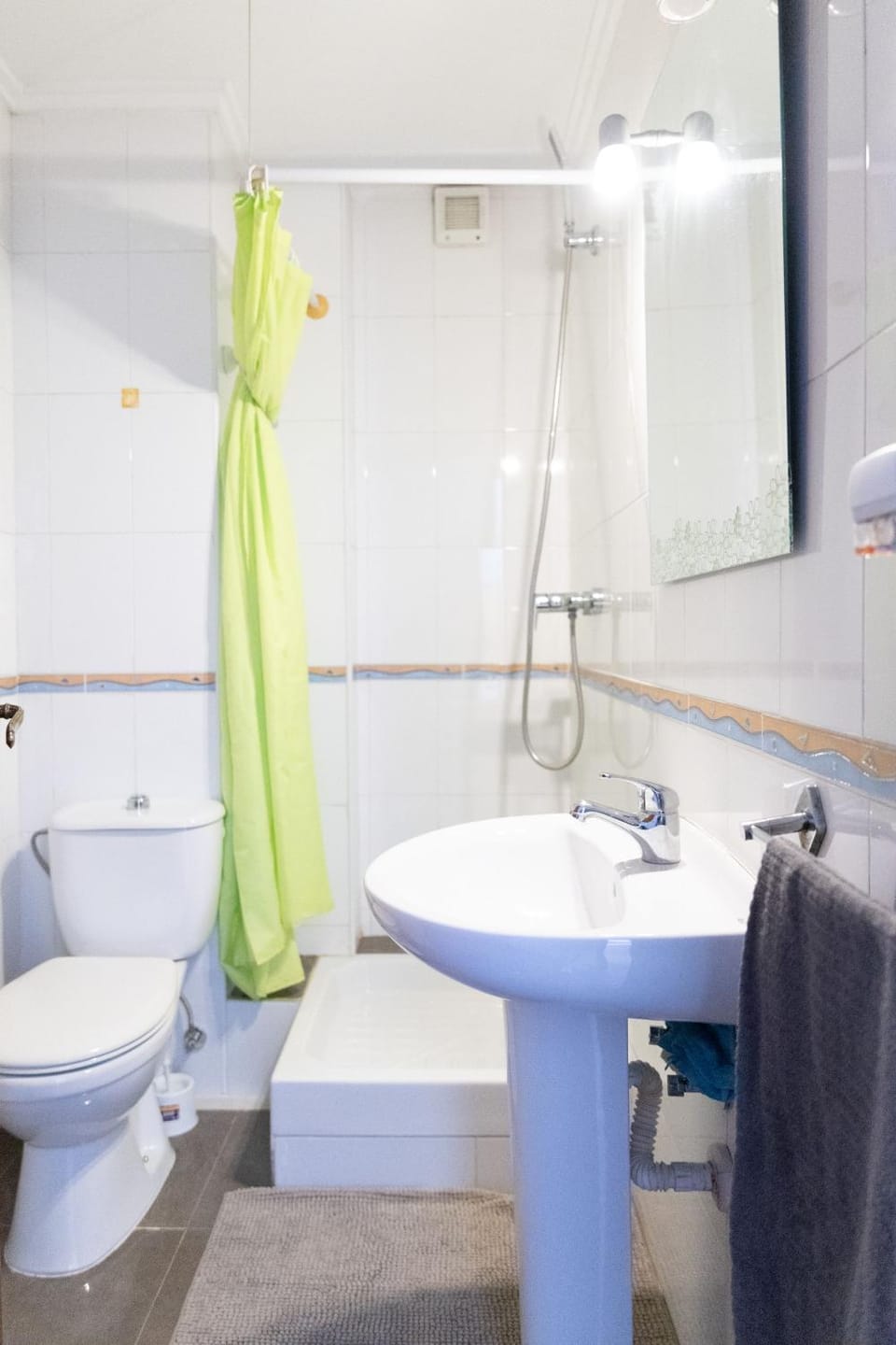 Shower, Bathroom, towels