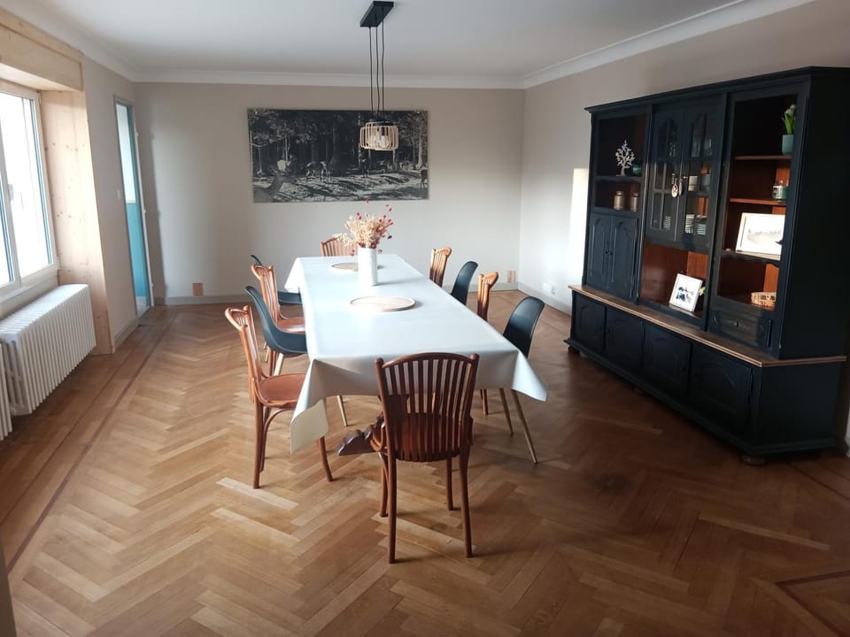 Living room, Seating area, Dining area