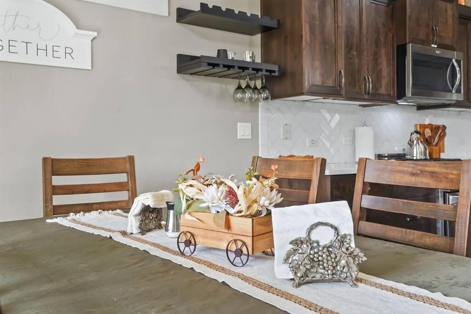 Easter Peak House in Caldwell