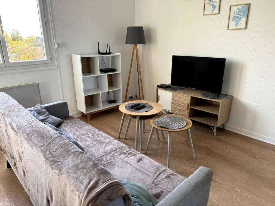 Communal lounge/ TV room, TV and multimedia, Living room
