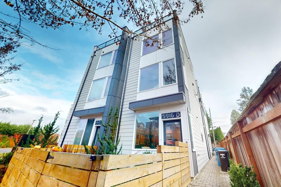 West Seattle Urban Oasis House in Seattle