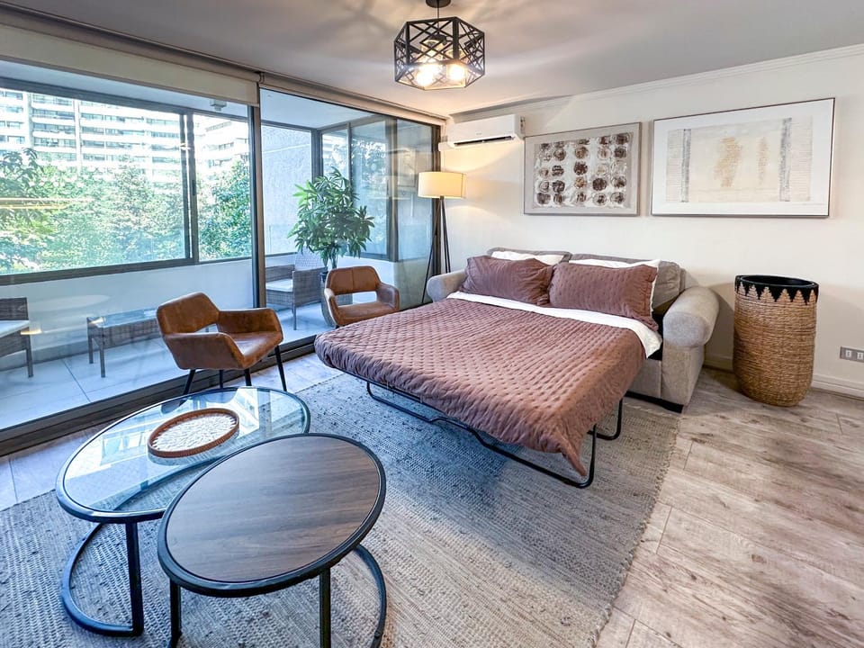 Bed, Living room