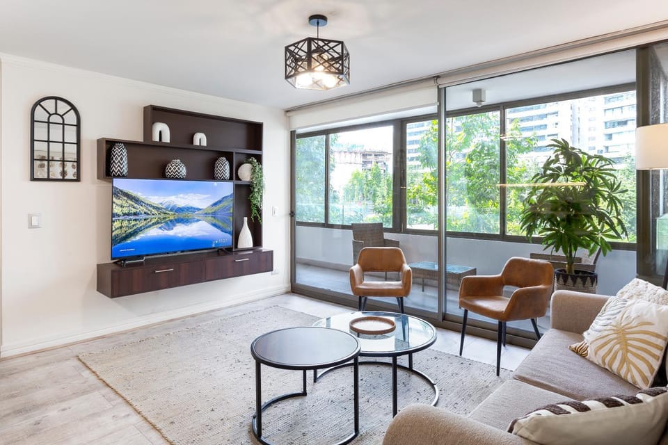 Communal lounge/ TV room, TV and multimedia, Living room, Evening entertainment