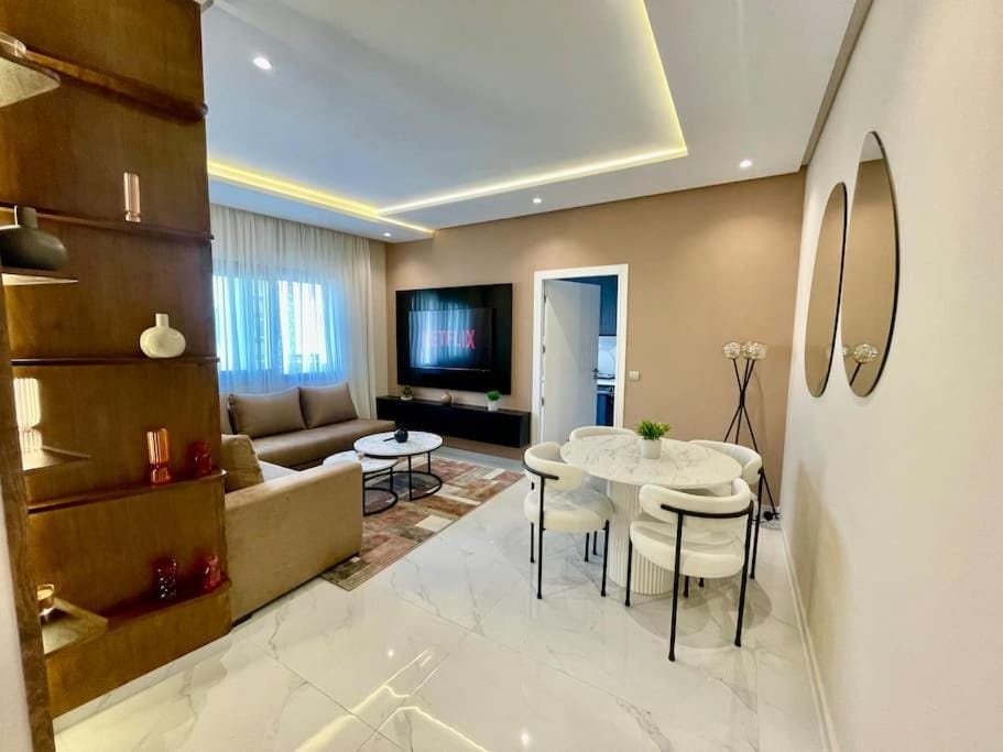 TV and multimedia, Living room, Dining area