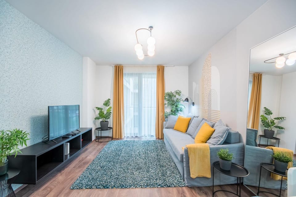 Very Central - Free Parking - Sunny Balcony Apartment in Budapest