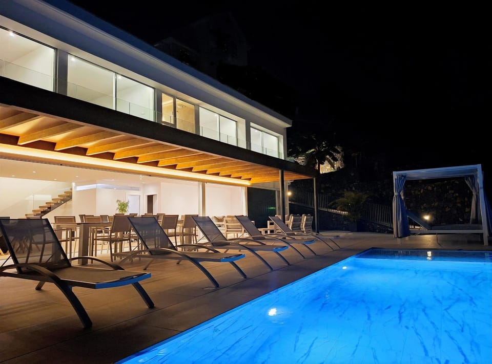 Property building, Pool view, Sea view, Swimming pool
