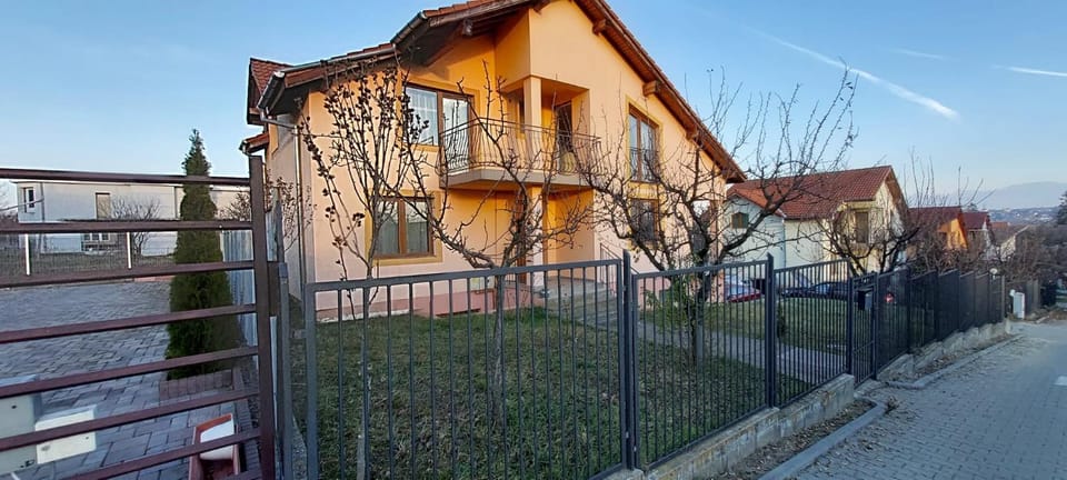 Day, Neighbourhood, Balcony/Terrace, Balcony/Terrace, Street view, Inner courtyard view