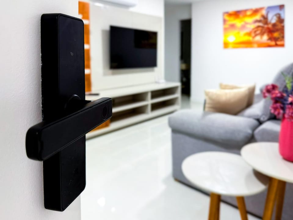 Communal lounge/ TV room, TV and multimedia, Living room