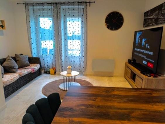 Communal lounge/ TV room, TV and multimedia