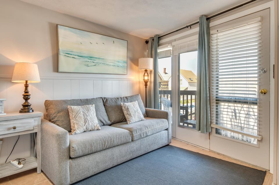 'Beachfront 14' Condo on Old Orchard Beach Apartment in Old Orchard Beach