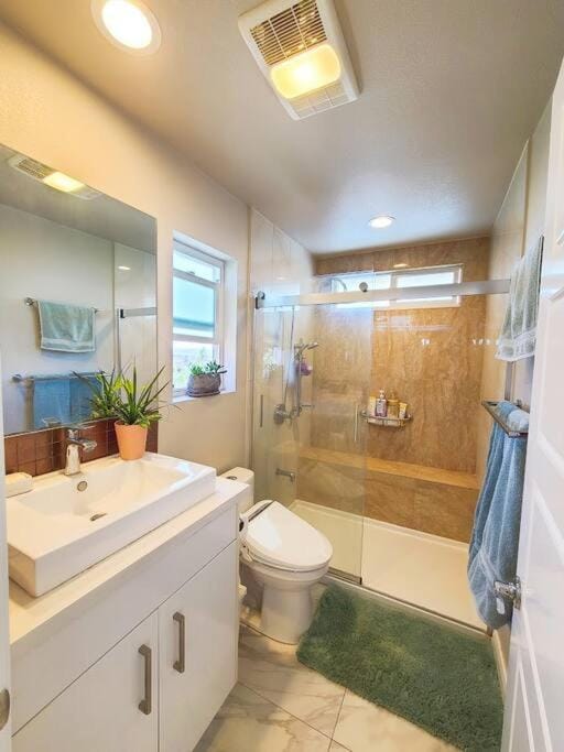 Huge Family House Vacation Villa VIEW Pool King Bedroom Villa in West Covina
