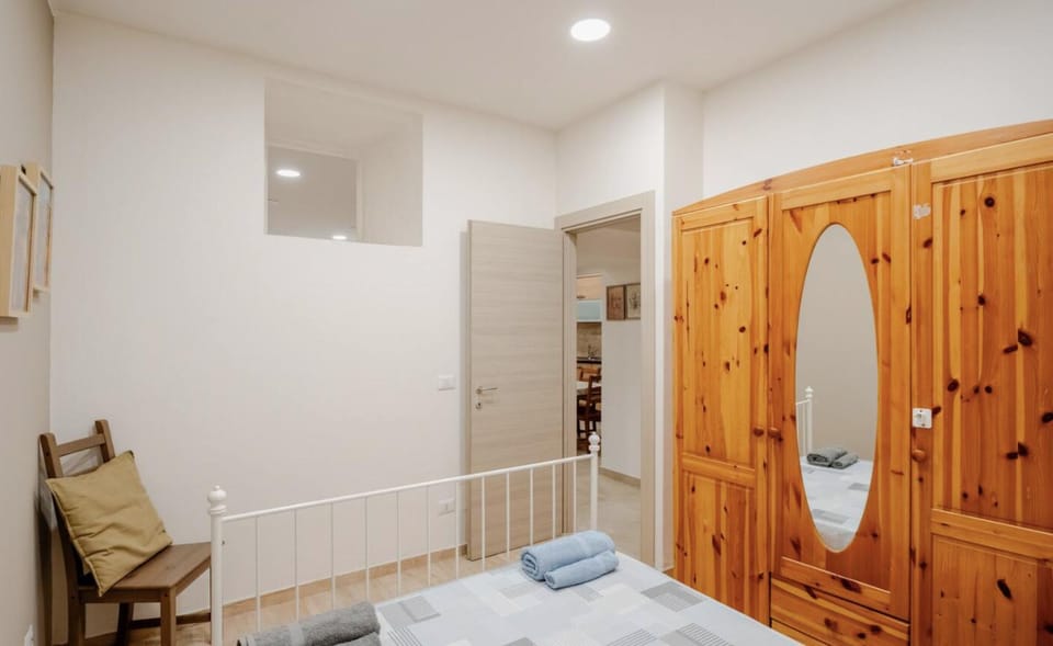 Bed, Bathroom, Photo of the whole room, Bedroom, towels, wardrobe