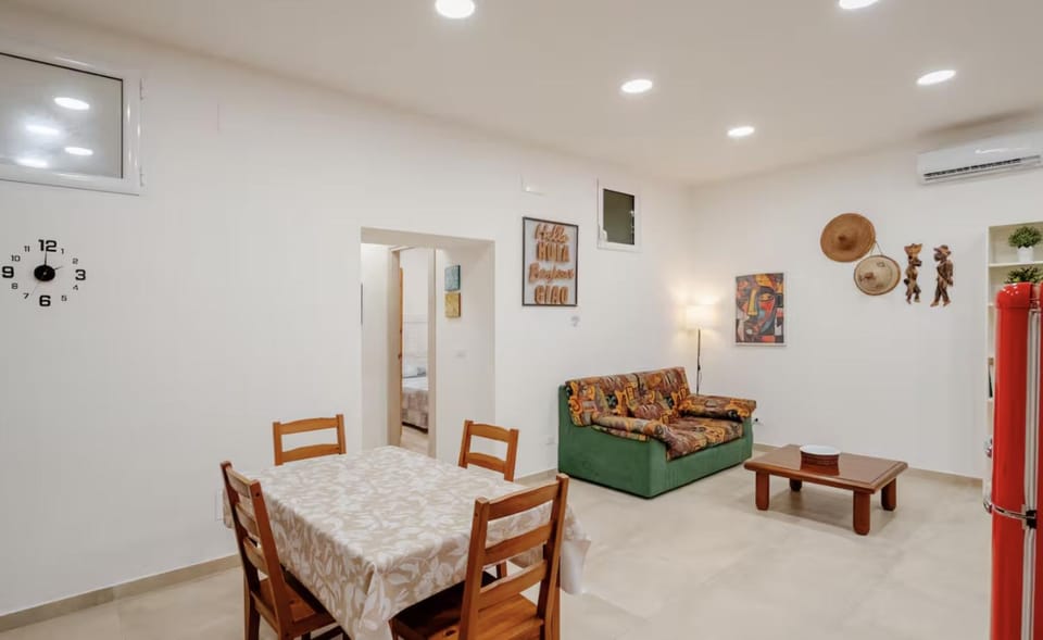 Living room, Seating area, Dining area, air conditioner