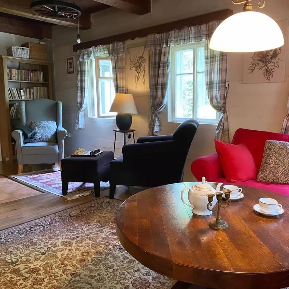 Seating area, Dining area