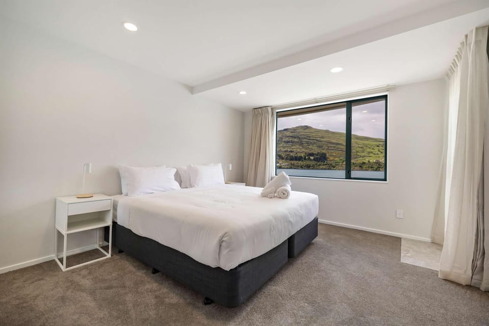Bed, Natural landscape, Bedroom, Mountain view, towels