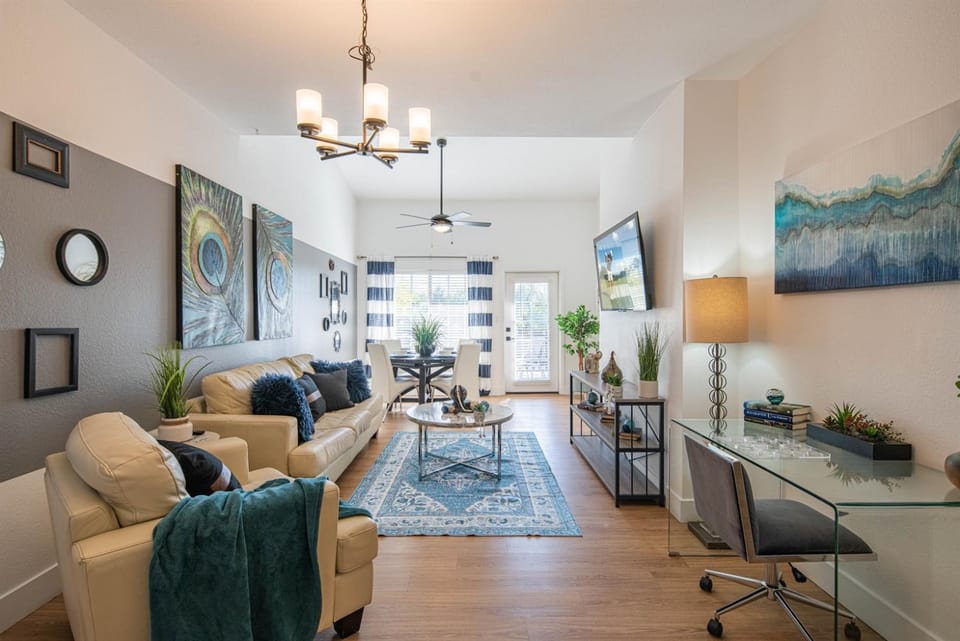Golfers Desert Oasis Luxury 2BR Walk to TPC Apartment in Scottsdale