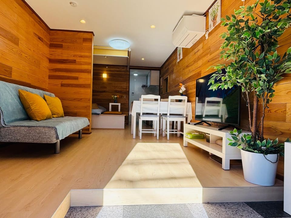 Living room, Seating area, Dining area