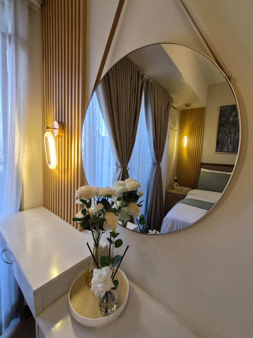 Cozy 2BR 2BA 2 Balconies Manhattan Heights Cubao Apartment in Pasig