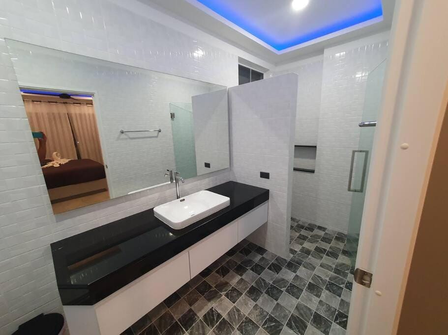 Modern pool villa 3 bedrooms Villa in Rawai