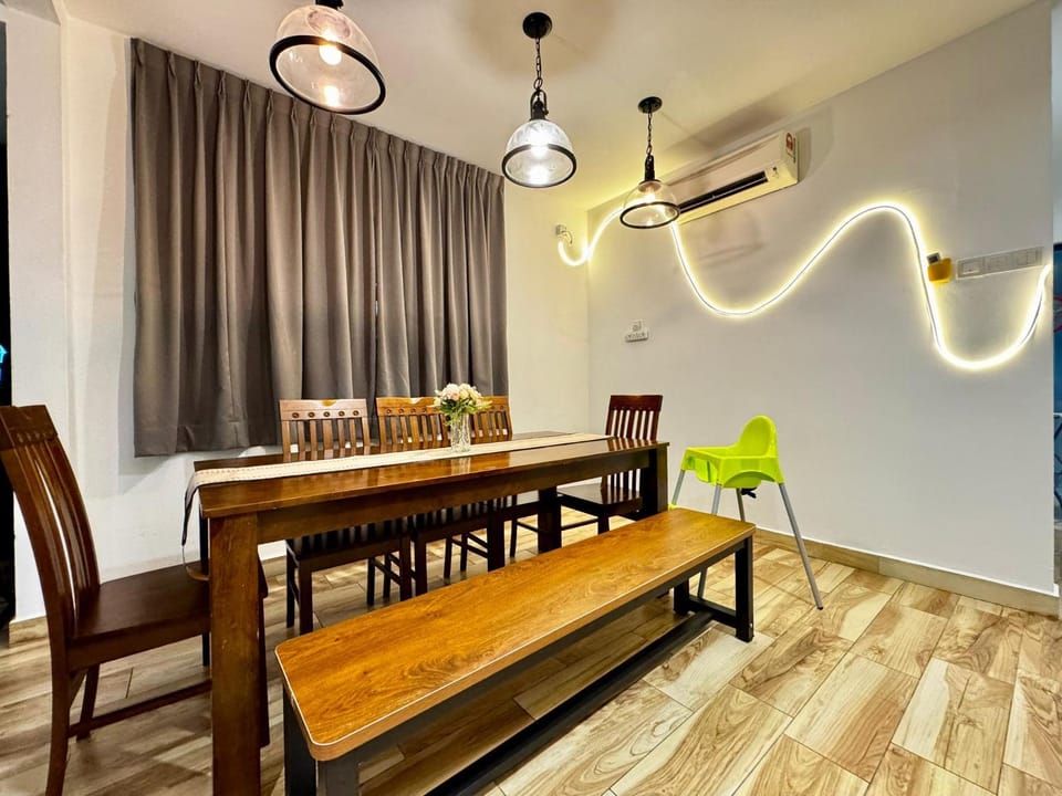 i Homes Villa 2 - 5R6B Semi-D - 16 Pax - Karaoke - 5min to Ipoh Town House in Ipoh