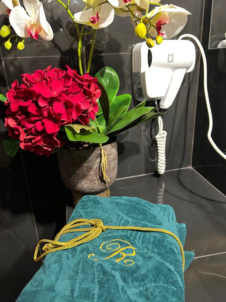Bathroom, towels