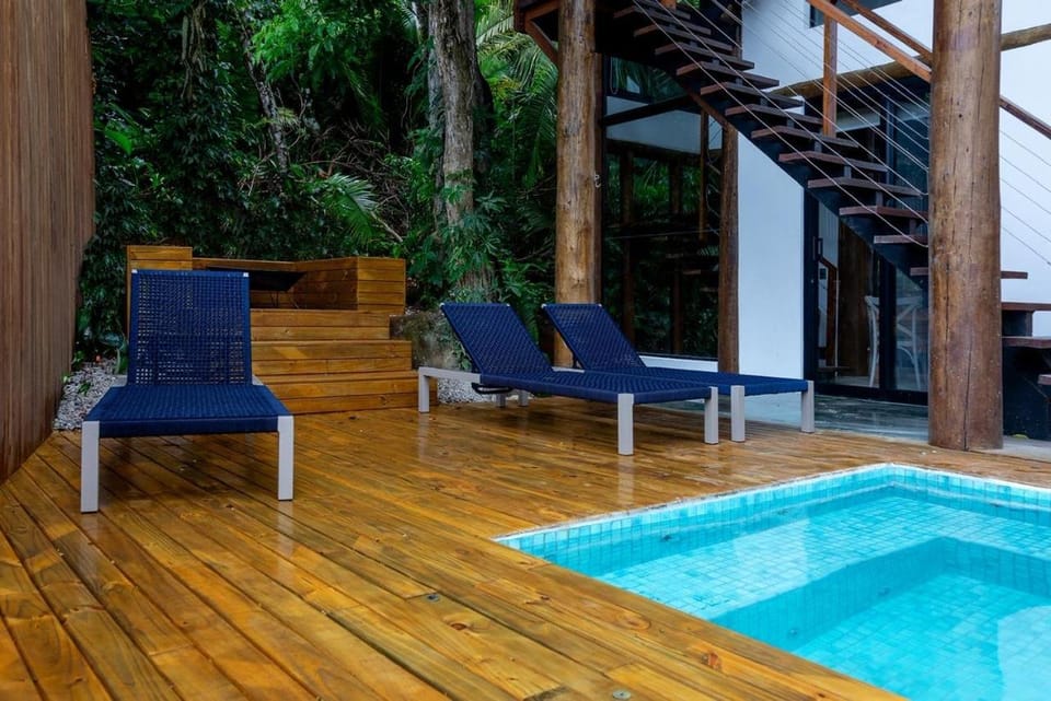 Swimming pool, sunbed