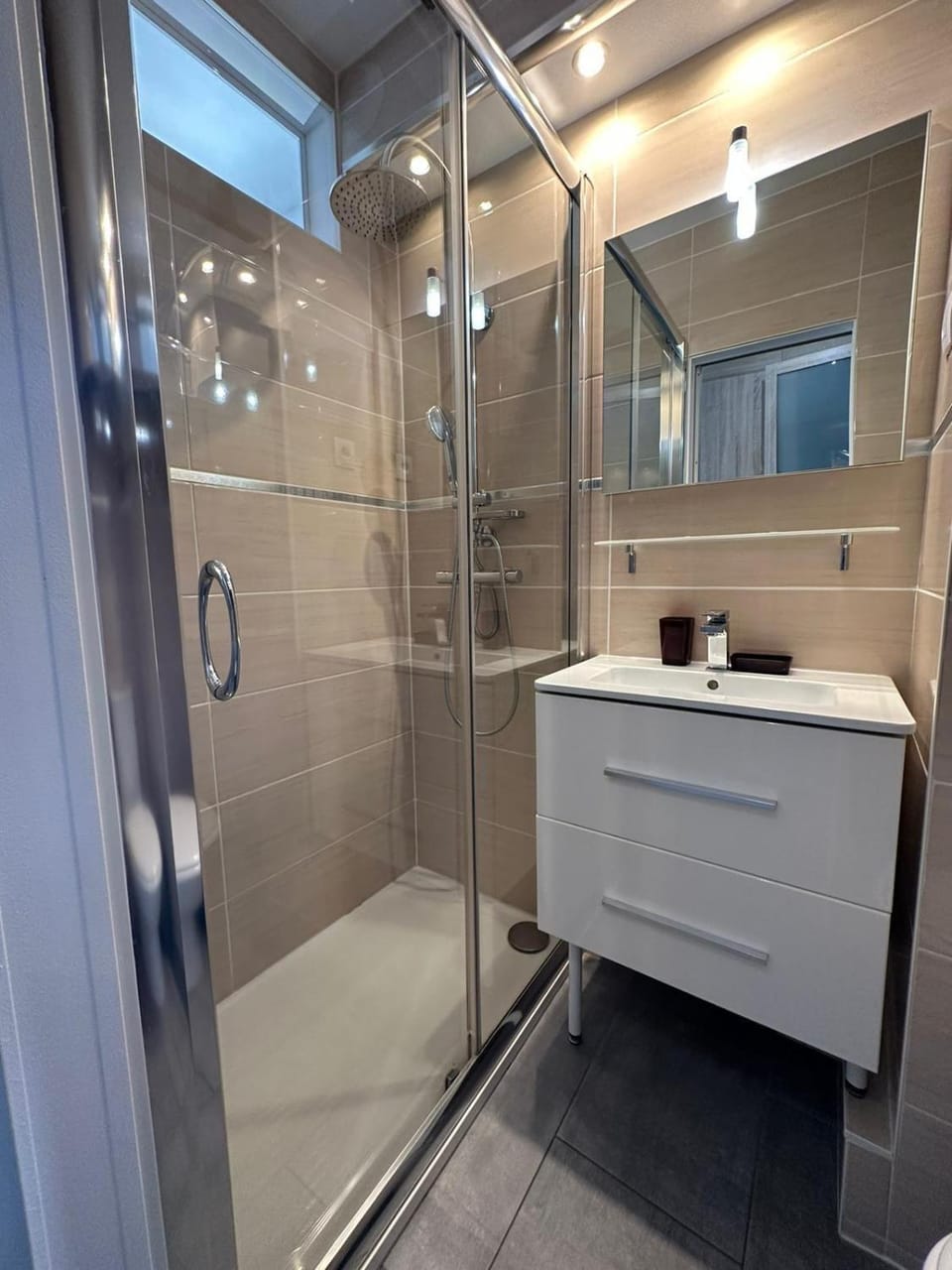Shower, Bathroom
