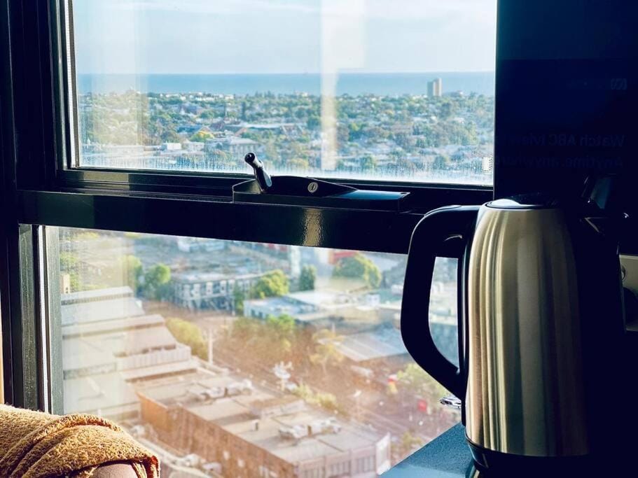 Stunning Stay Steps away from Crown with Free Parking Apartment in Southbank