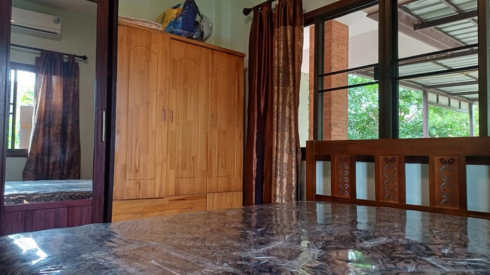Bedroom, wardrobe