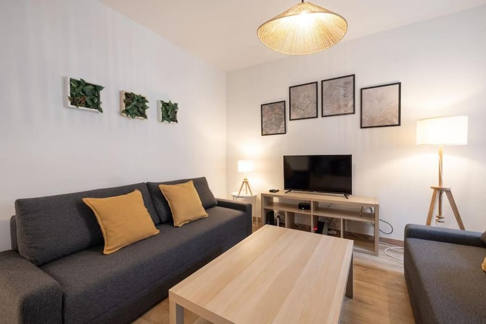 Communal lounge/ TV room, TV and multimedia, Living room, Seating area